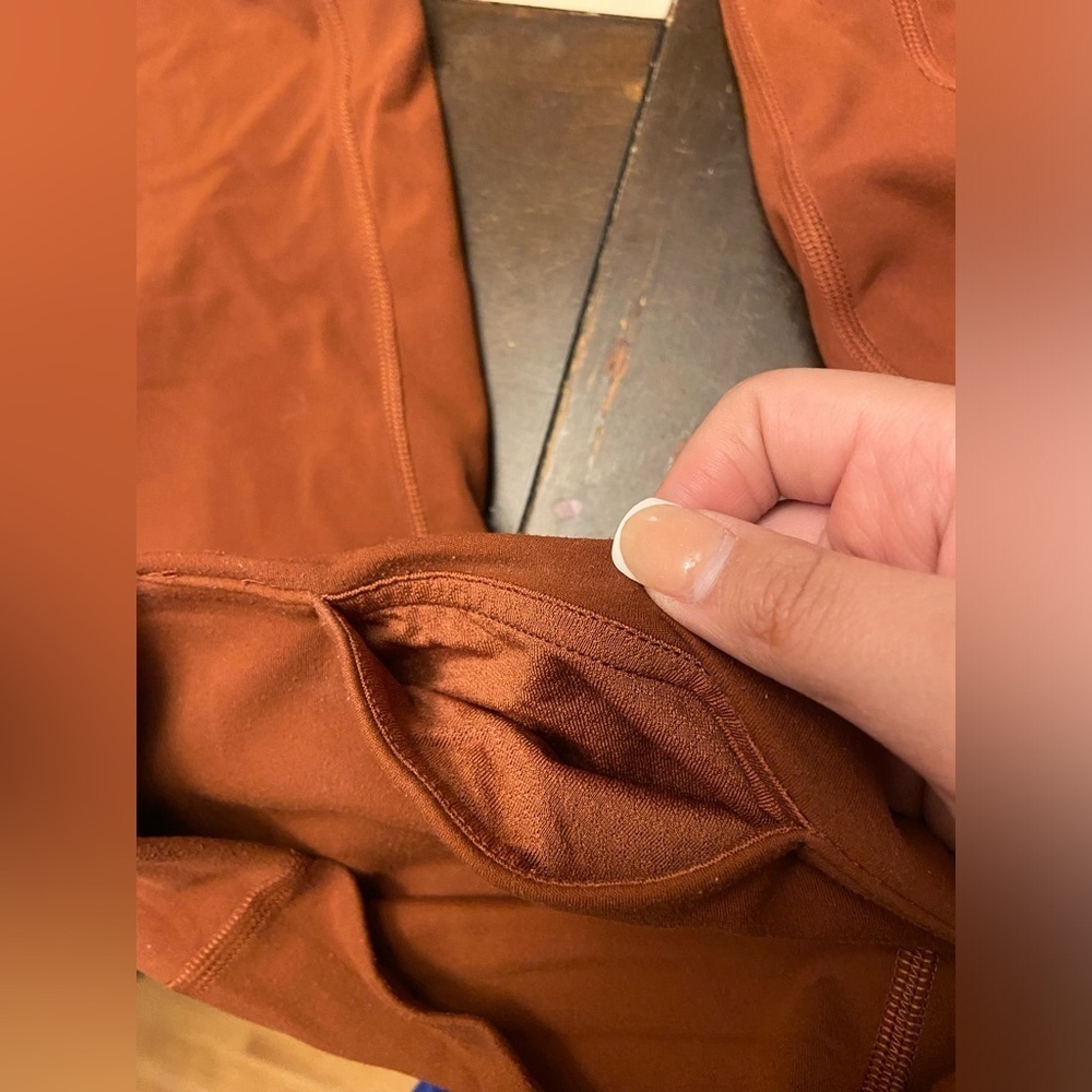 Lululemon pants - Picture 6 of 8